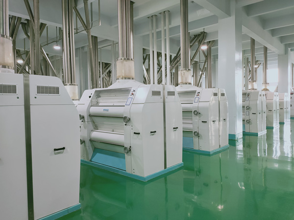 Pneumatic roller mill